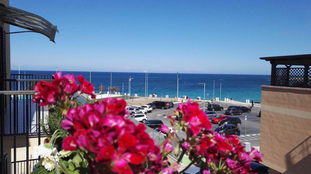 Gallery Art - Sea View Monopoli Luaran gambar